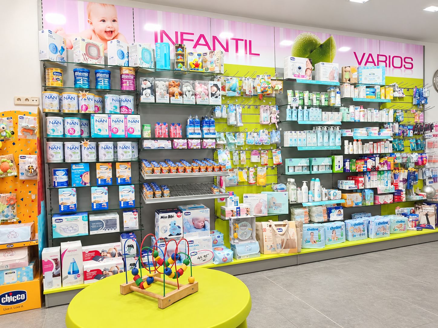 Zona infantil de la farmacia en Las Pedroñeras